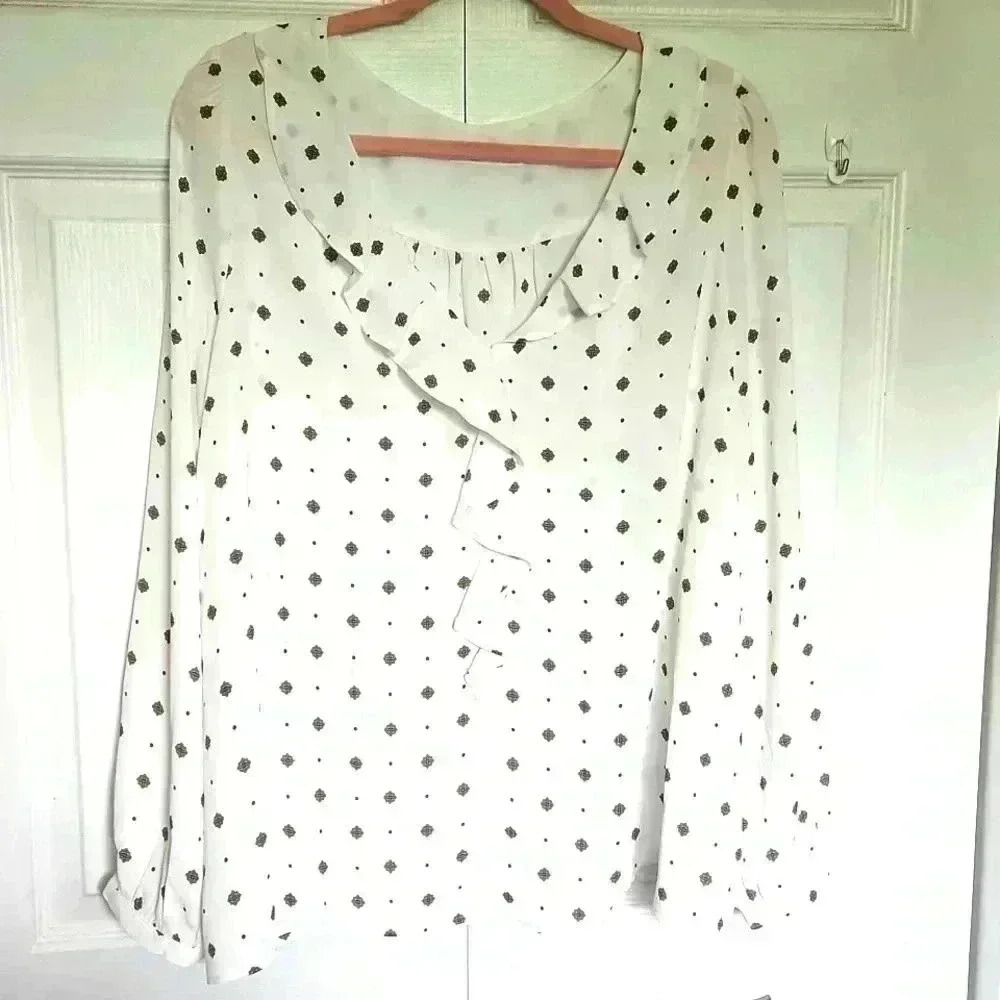 Reitmans Sheer Ruffle Blouse | Size 2x | Soft Feminine Work Top - Picture 3 of 12